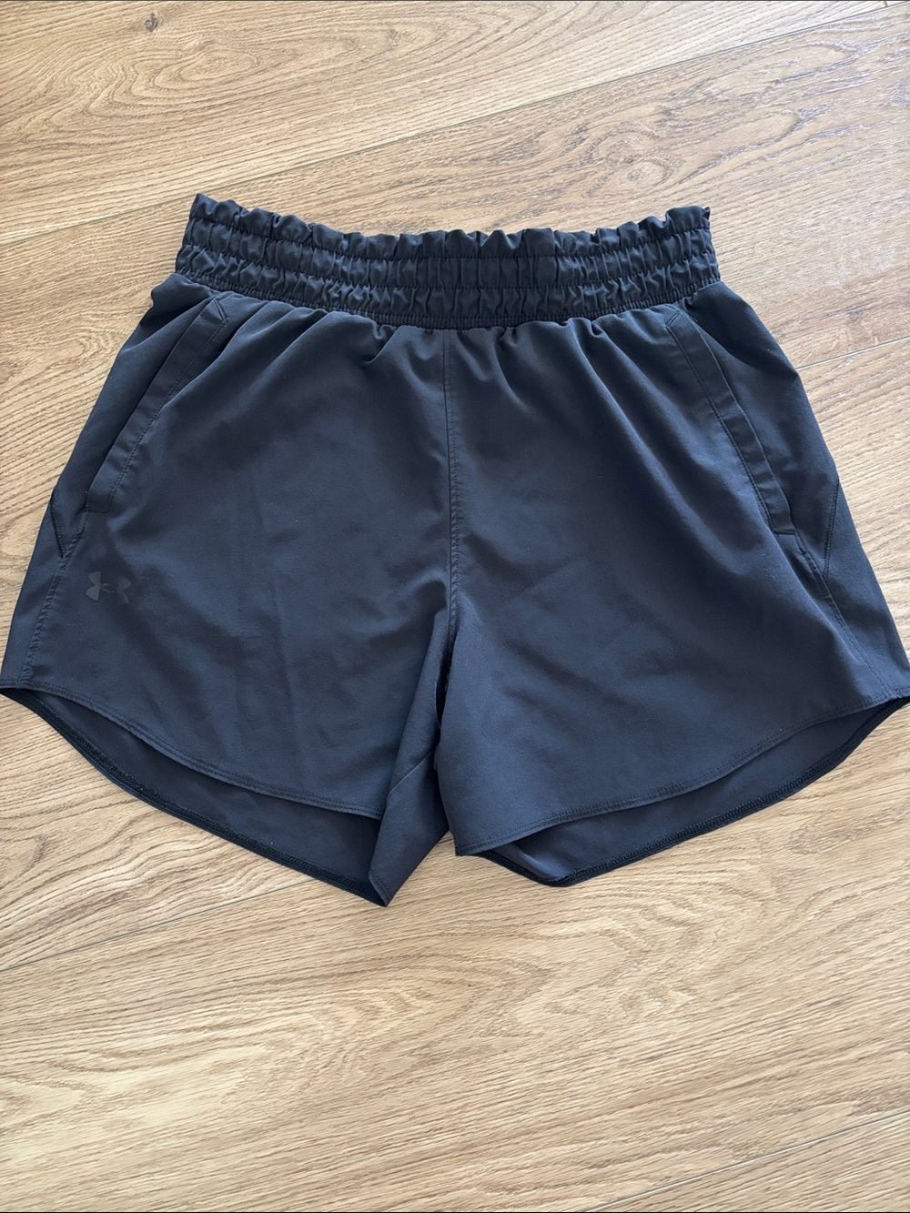 Under Armour Black Women's Elastic-Waist Athletic Shorts Medium